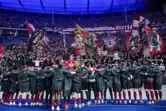 Mannschaft und Fans des FCK feierten in der laufenden Saison bereits eine Pokalparty in Berlin. 