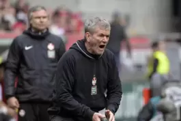 FCK-Trainer Friedhelm Funkel hielt eine flammende Rede nach dem Spiel.