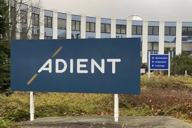 Der Personalabbau bei Adient geht weiter: Am Standort in Kaiserslauten (Foto) sollen 40 Stellen, im Produktionswerk in Rockenhau