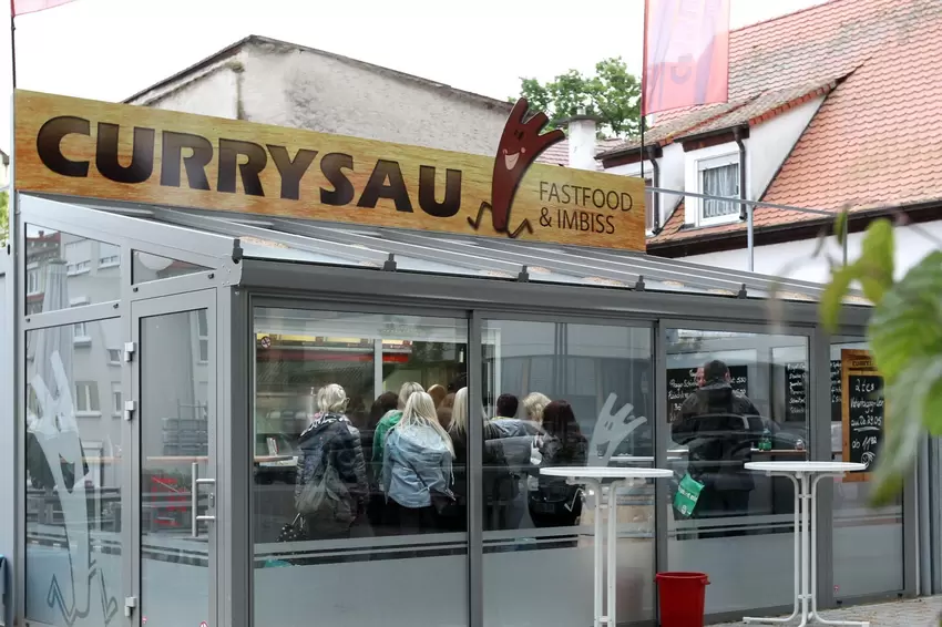 Nr. 3: Currysau. Der Kult-Imbiss liegt an der Ecke St.-Guido-Stifts-Platz und hat seit Ende 2022 einen neuen Betreiber.